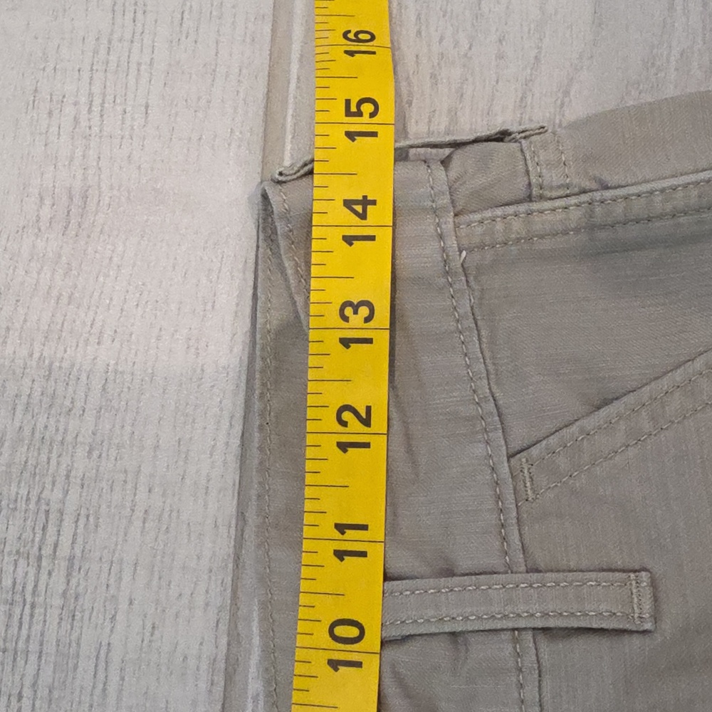 Levi's 568 Men's Size 28x30 Cargo Pants Khaki Relaxed Fit - Picture 4 of 9